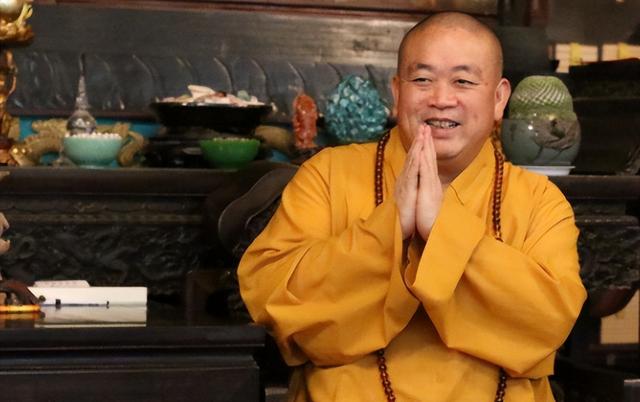 释永信刚被查，令人担心的事就发生了，著名央视主持人受到了牵连