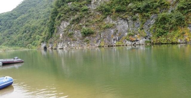 山水间的清凉乐园！岫岩鲶鱼洞受热捧