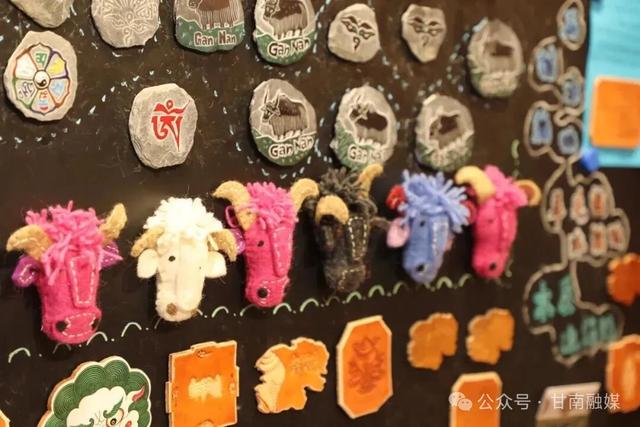 夏河：趣味文创受游客青睐