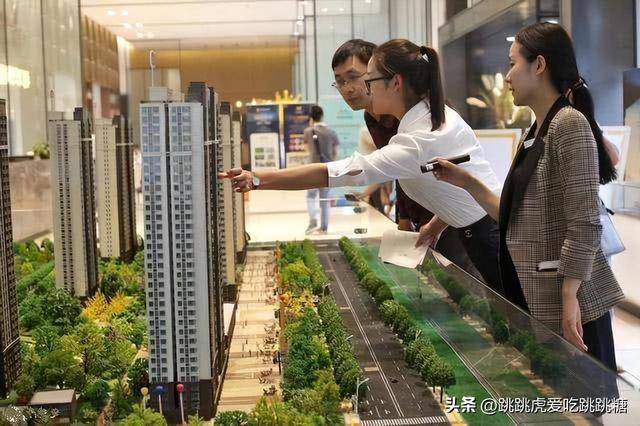 曹德旺预言要成真？若不出意外，2026年房地产或将面临5大转折