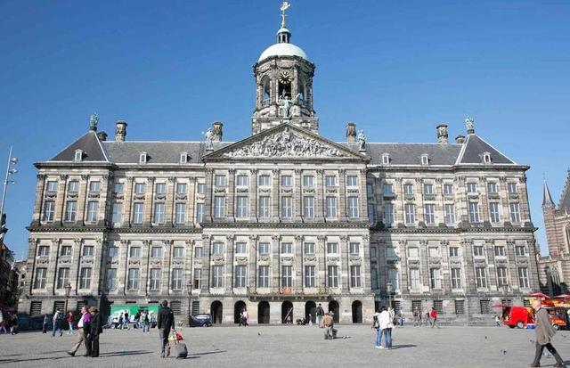 全球最富有王室的豪华住宅大揭秘