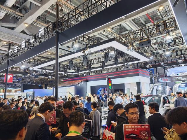 Cybercab亚太首次亮相！特斯拉进博会，人工智能是最大亮点？