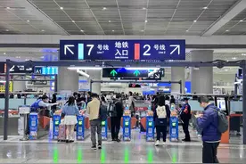 今明两天，成都地铁延时运营图片