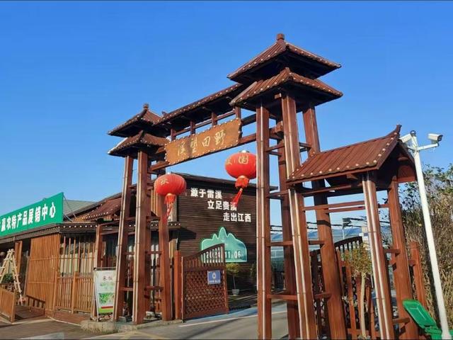 游在鹰潭｜这座城市秋日杀疯了！4重甜感暴击，谁来谁上头！「全球学子嘉游赣 奇绝鹰潭逍遥游」