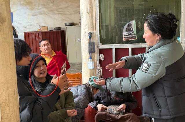 事业没了、婚也离了，49岁赵薇近况曝光	，原来被封杀只是冰山一角