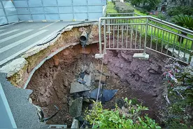 路塌方两个月却围而不修，附近居民抱怨出行不方便，巴南道路“塌陷谜团”，修复为何迟迟不动工图片