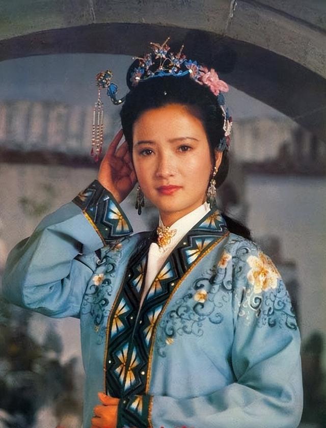 何晴去世30天，儿子许何终于发声，字字催泪	，才知许亚军有多体面