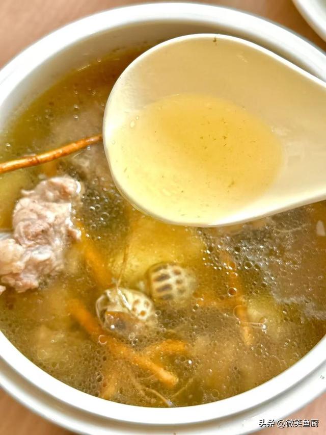 失眠最怕这道菜，睡眠不好的人可常吃，简单一做，安神润燥睡得香