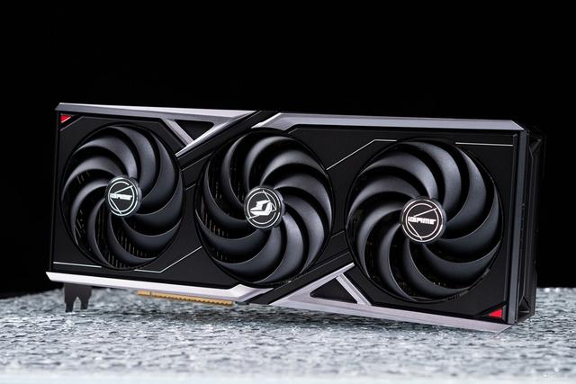 iGame RTX 5090 D v2火神显卡评测：凌厉方正硬汉！性能依旧能打！