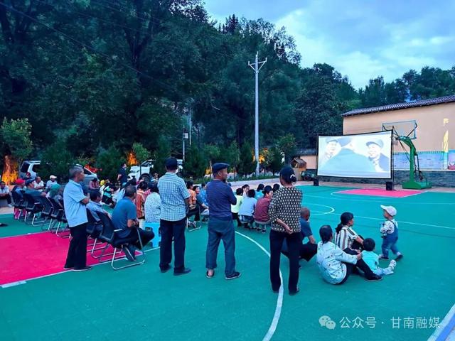 旅途新体验！舟曲“簪花之路”打造露天光影盛宴