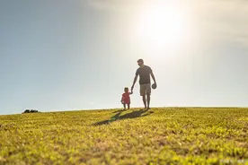 中年后才懂：兄弟姐妹断交前的3个征兆，占一个就要警惕了！图片