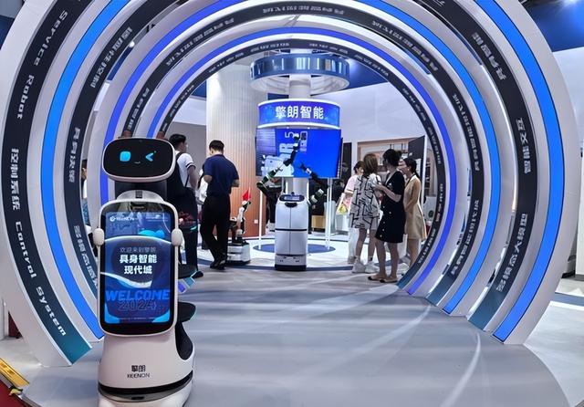 3年亏了8亿	，酒店送餐机器人其实是在送钱