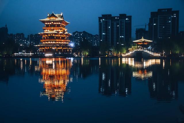 县级市居然有这样的夜景！河北花22.5亿打造的古城，夜晚惊艳众人