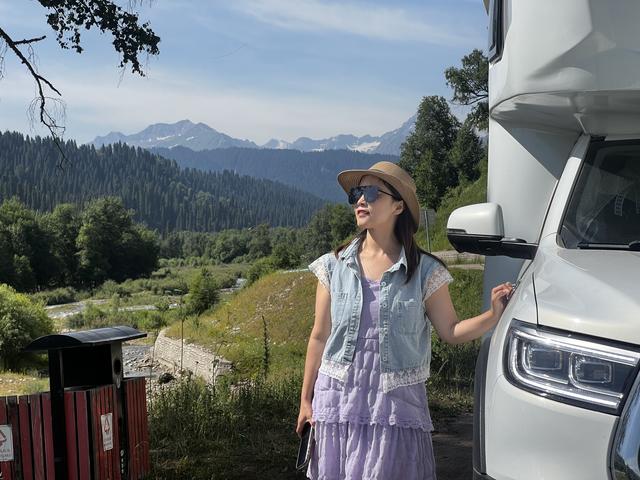 一个东北房车姑娘的诗和远方