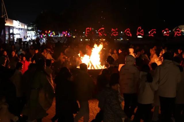 临沂元旦狂欢攻略！7小时免费跨年狂欢！山巅追光、焰火、无人机、音乐会……