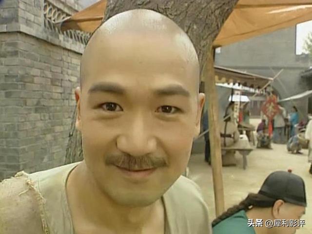 康熙铠甲合体，戴枷锁上朝，整活中年人的快乐生活