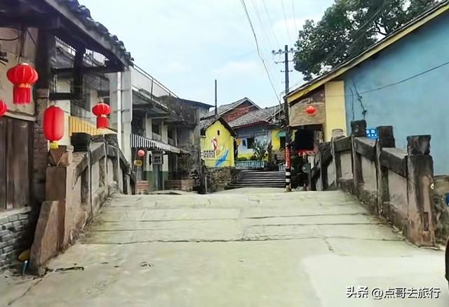 成都龙泉山下，最低调的古场镇，停留在80年前，公交车1元直达！