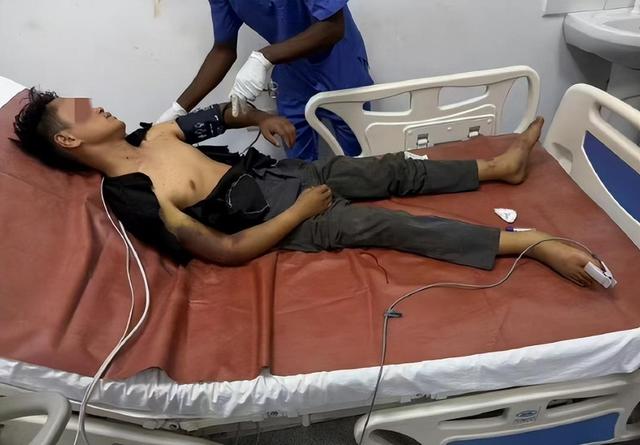 涉嫌在非洲绑架、殴打同胞，网红“非洲洋洋”被抓，抓捕队员：有人情绪没控制住，扇了他一巴掌