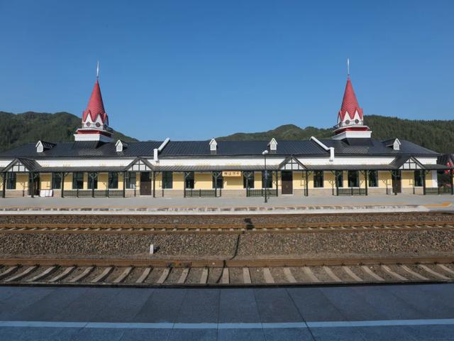 爆火影视剧都在哈铁老建筑取景?快来打卡猜剧名!