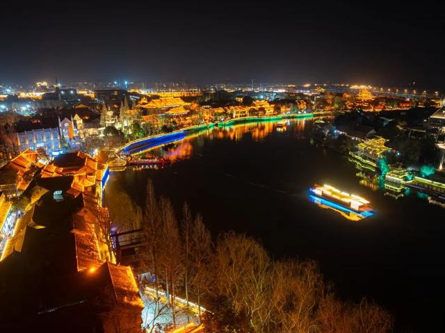 入夜，遇见另一种台儿庄古城！