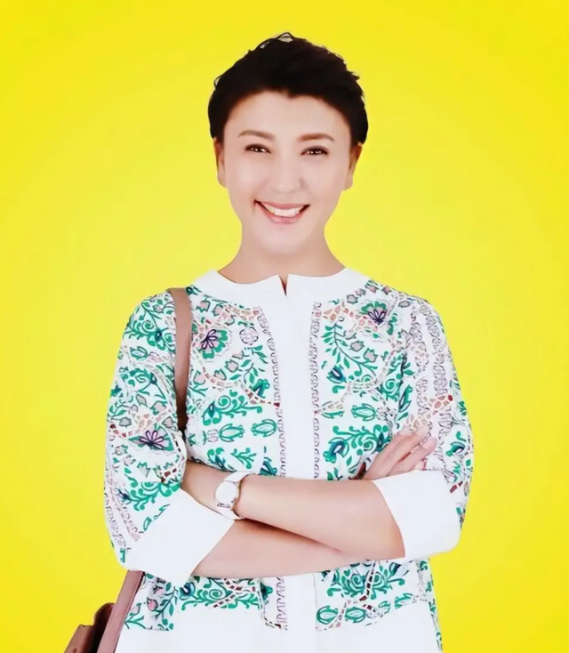 一级演员闫学晶塌房，她做错了两件事