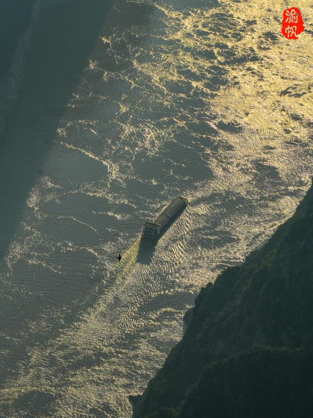 奉节一日游：探秘白帝城，船游瞿塘峡，参观博物馆，登临三峡之巅