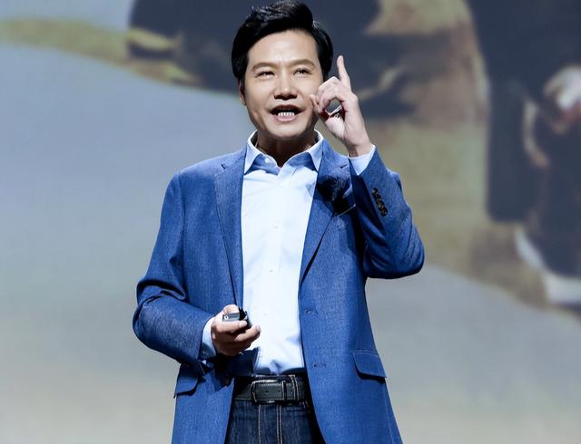 董明珠没想到，雷军受邀观礼阅兵半月多，竟再次令所有人刮目相看