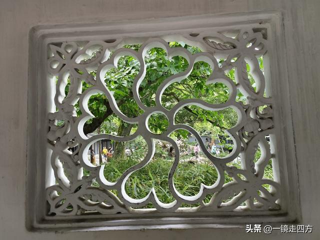 临近国庆，在还很闷热的天气里，游览市内现存最大的园林拙政园
