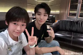 王俊凯与全红婵的环球影城鬼屋探险：一场意外的友谊之旅图片