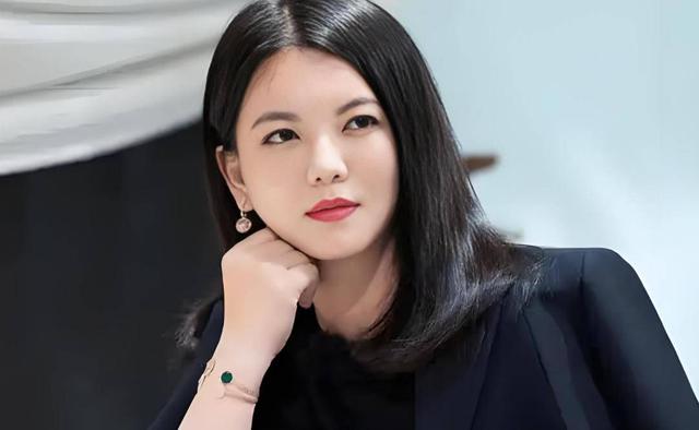 李湘不忍了！公开回应与释永信的真实关系，亲吻照的真相终于大白