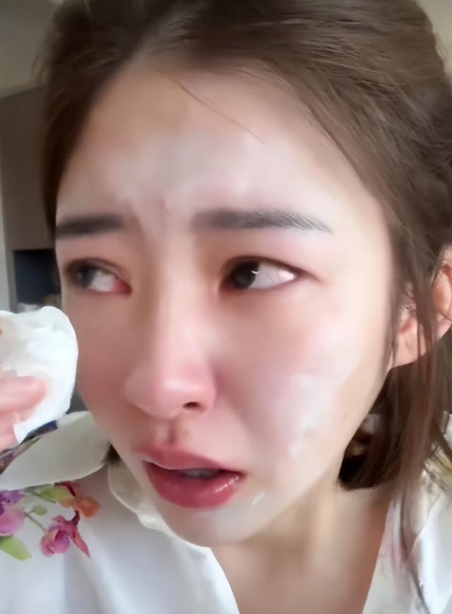 王思聪女儿已上户口！被“冷暴力”两年的黄一鸣，终究“梦醒了”