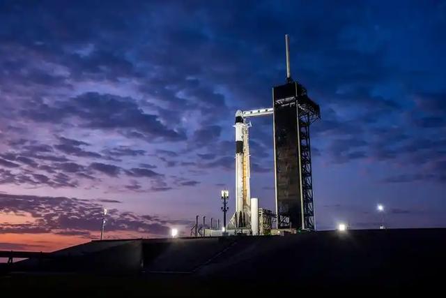 马斯克即将创下的人类历史记录，首位万亿富豪，单年度赚钱之最