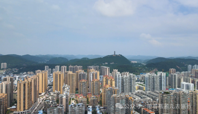 白酒流水线旁挖出恐龙蛋？四川这个县级市，竟把侏罗纪塞进GDP