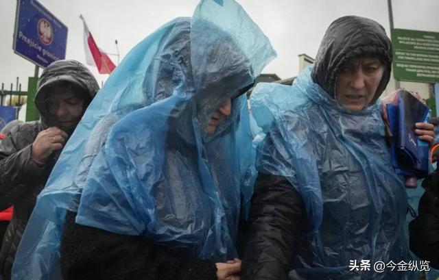 波兰翻脸：百万难民拖垮财政？想领补贴，乌克兰人得"打工还债"！