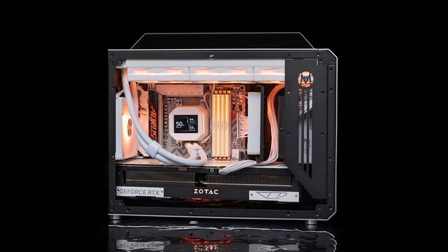 银白顶配，98X3D+技嘉B850M雕妹+索泰RTX 5080+6400C28 96GB装机