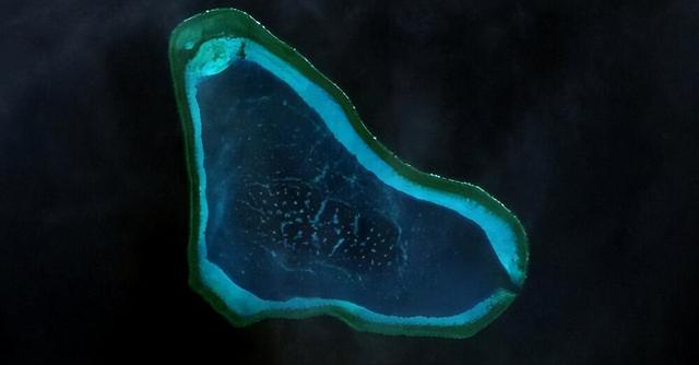 中方警告刚落地，菲军乱了阵脚，最怕南海填土，第二个美济礁浮现