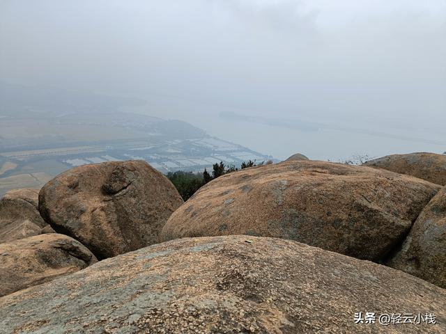 在灵山石树遇到的各类登山人
