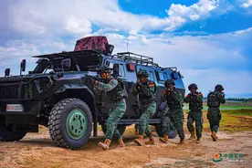 直击演训场！一起看武警特战队员实战化训练图片