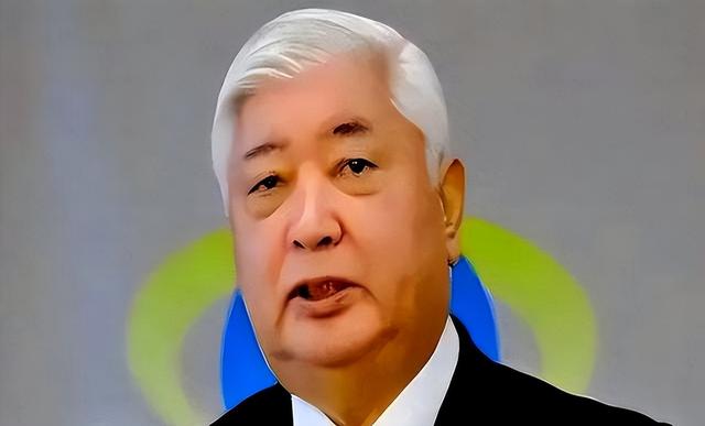 菲防、长一语惊人：不管特朗普是不是美总统，中国都不太可能打我