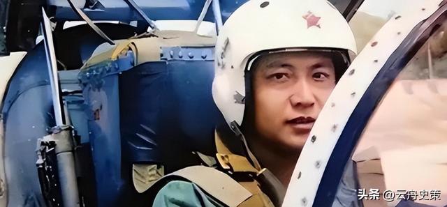 南海撞机王伟成功跳伞，咋10万人都找不到他？直到20多年后才明白