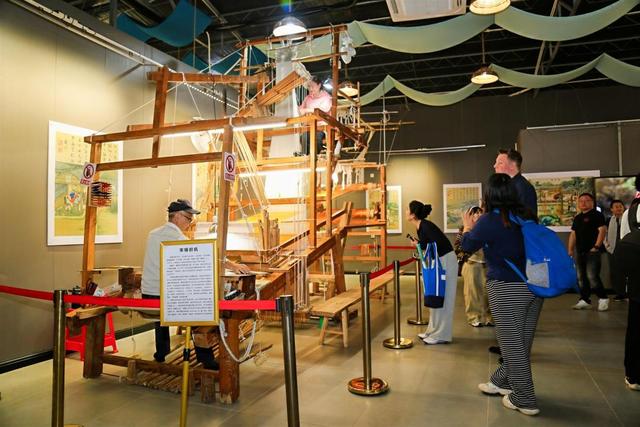 南沙，向世界绽放：一场传统与现代交织的未来之旅