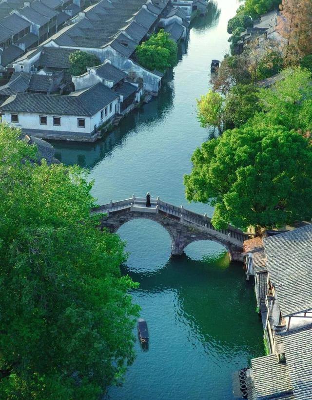 中国评分最高的十大古镇，第1名很难超越！去过一半此生无憾！