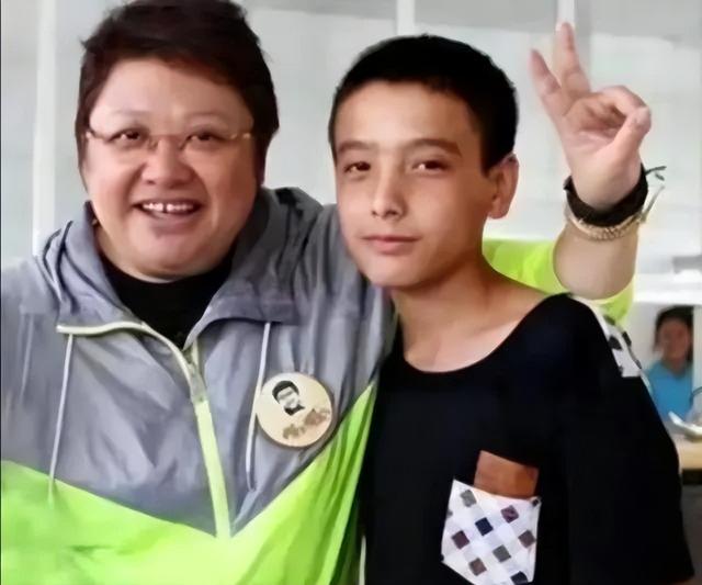 韩红也没想到，自己“藏”了26年的儿子，如今已经成了她的骄傲