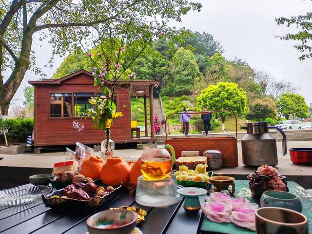 年年岁岁花香似，岁岁年年情意浓！每年的“三.八”不一样的故事