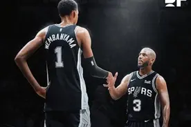 炸了！文班亚马联手保罗，马刺要搞大事情！图片