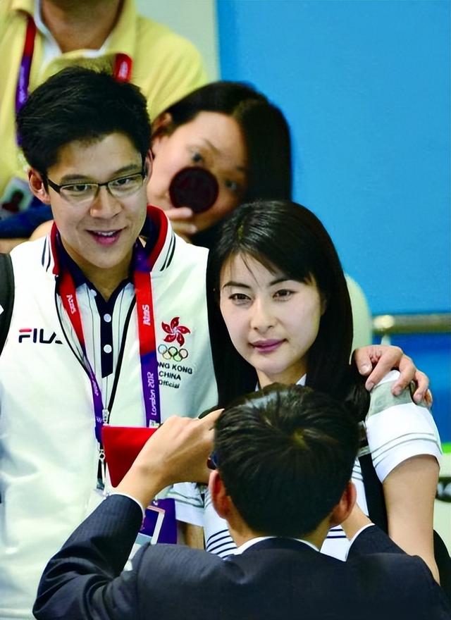 霍震霆没想到，44岁儿媳郭晶晶再次官宣喜讯，让整个阔太圈沉默了