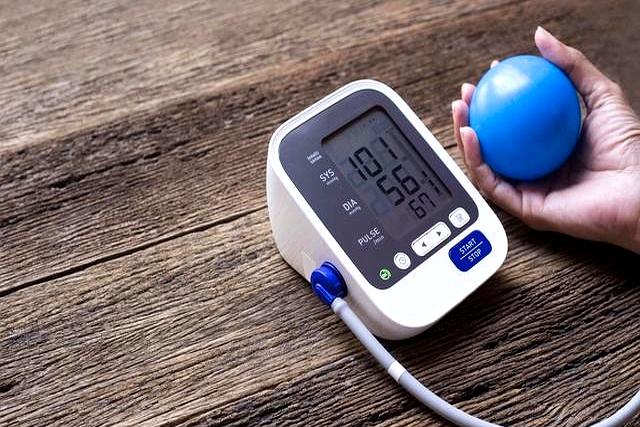 不要日行一万步！医生严肃警告：60岁后，5种运动能不做就不做