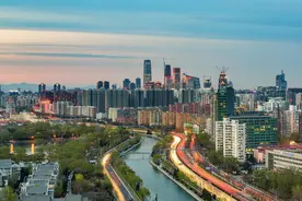 又一座城市房产泡沫破裂？均价从3.3万降到2.1万，根本就没人看房图片