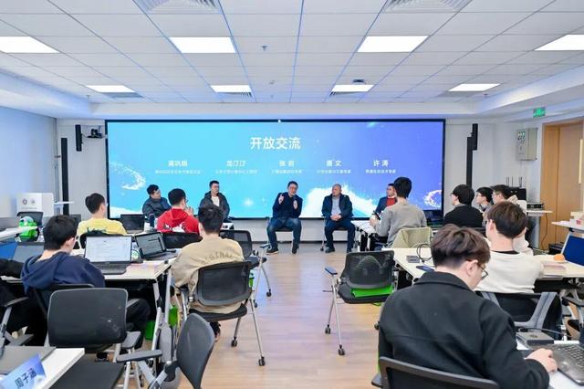 一档对话节目道出高校有「为」，昇腾与高校共创培育顶尖AI人才