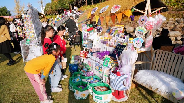 组图：逛市集、品美食、淘文创！咸安面里花园冬日市集温暖来袭